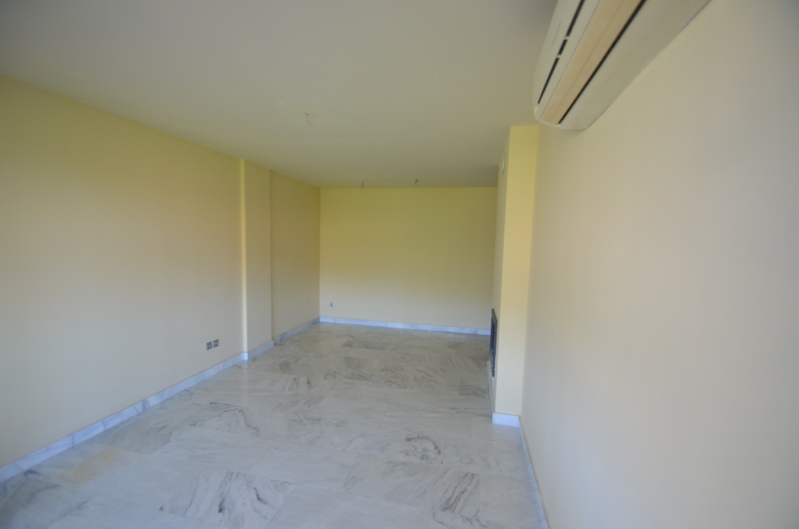 Se alquila piso de 2 habitaciones en Benahavis sin amueblar - mibgroup.es