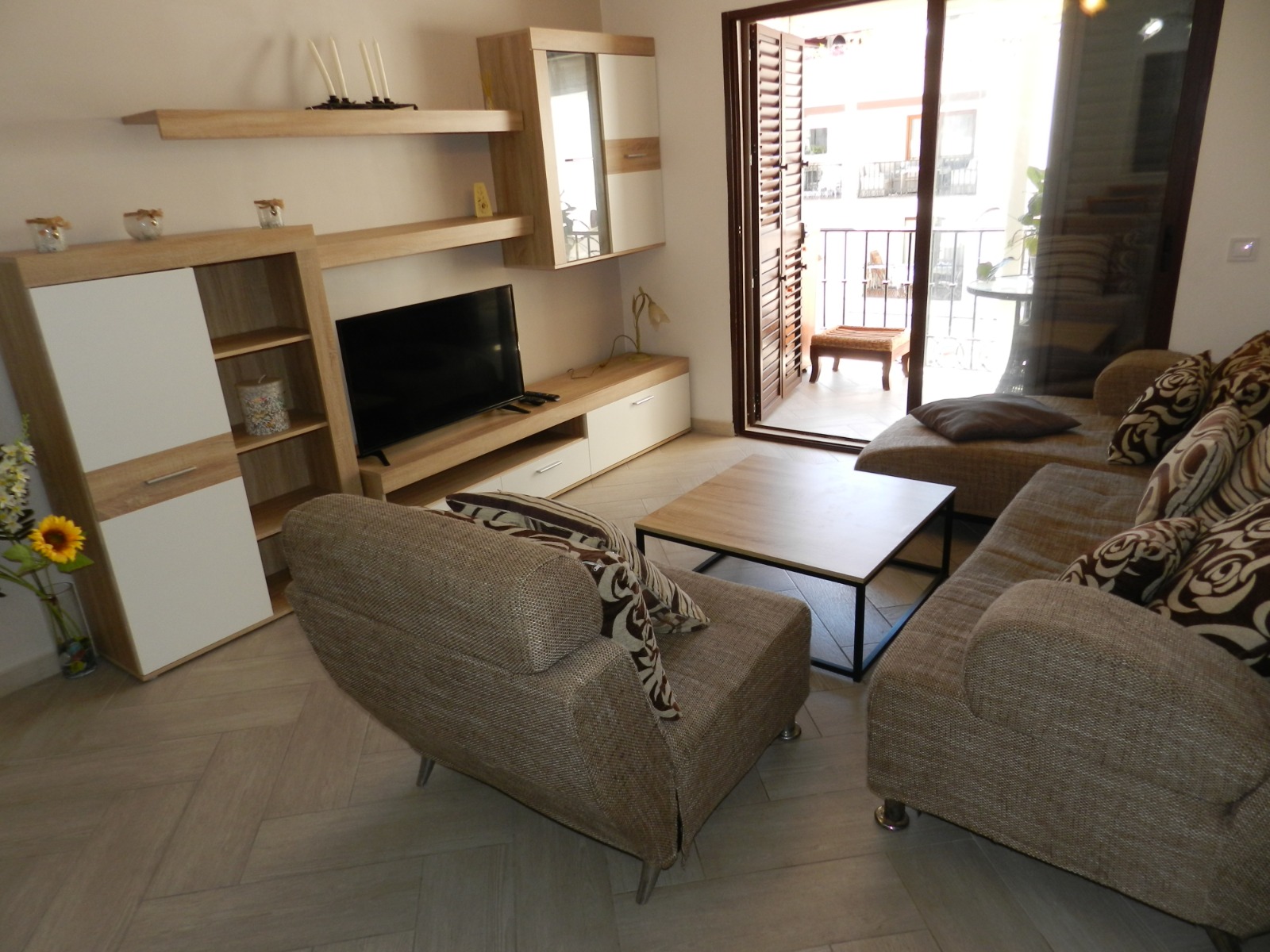 Apartamento de 2 dormitorios en alquiler en Marina Duquesa - mibgroup.es