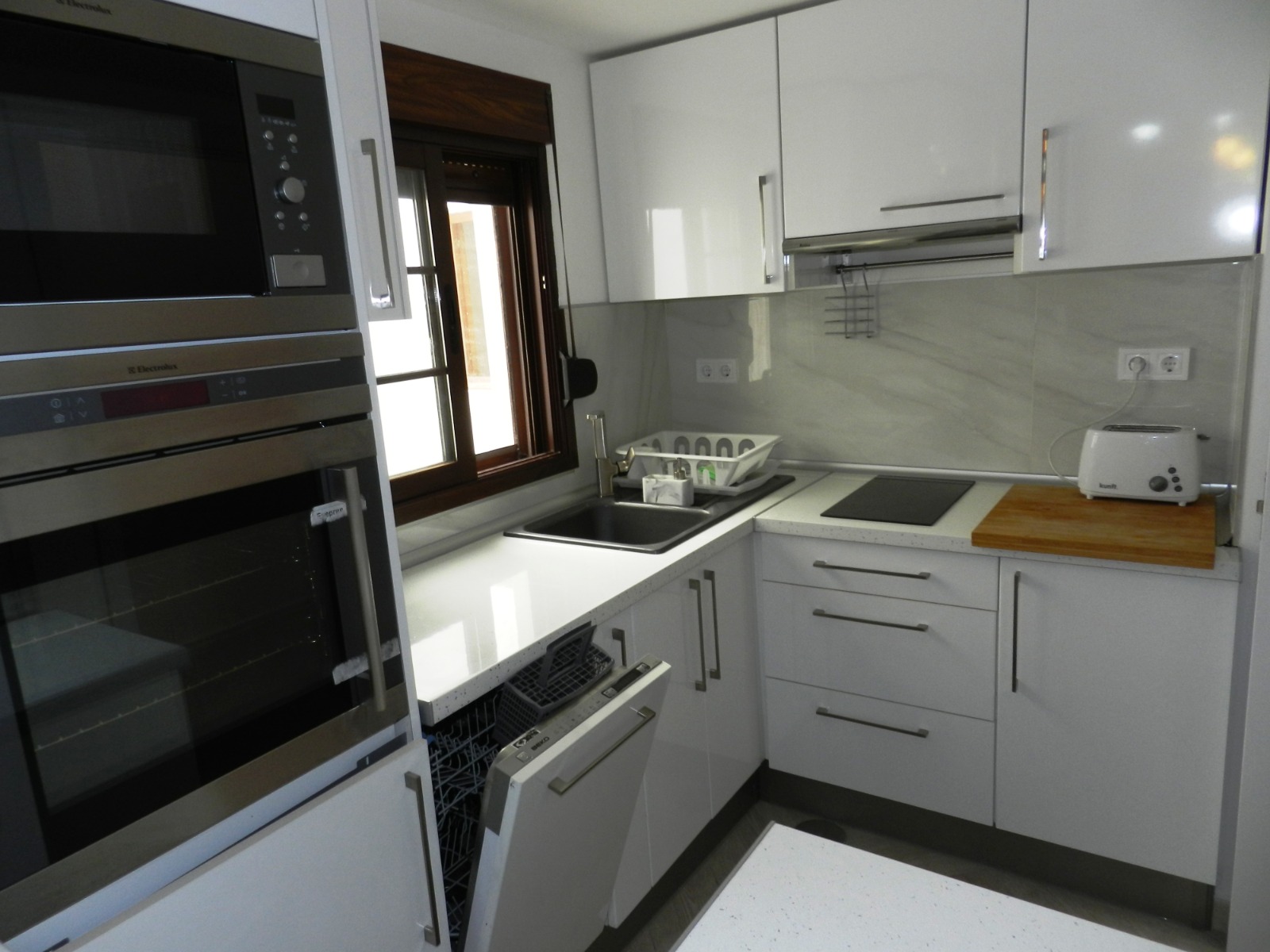 Apartamento de 2 dormitorios en alquiler en Marina Duquesa - mibgroup.es