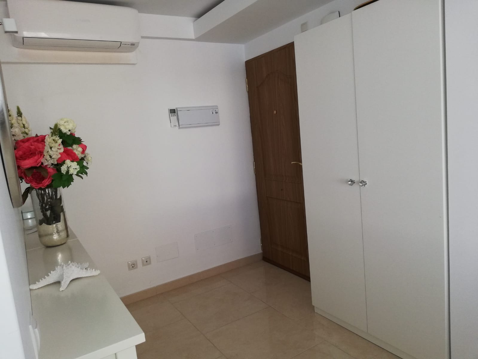 Apartamento de 2 dormitorios en alquiler en Estepona cerca de la playa - mibgroup.es