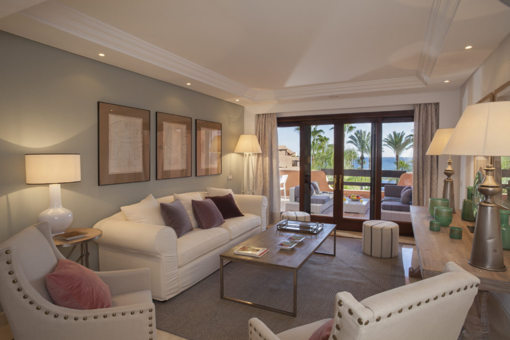 Two bedroom sea view luxury apartment in Estepona - mibgroup.es