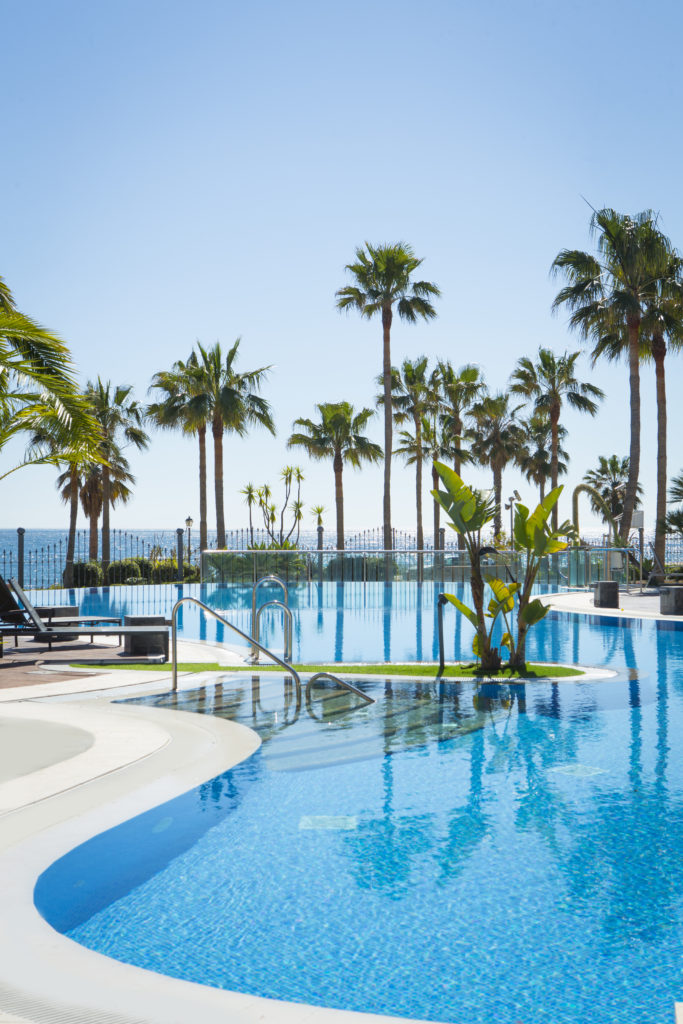 Two bedroom sea view luxury apartment in Estepona - mibgroup.es