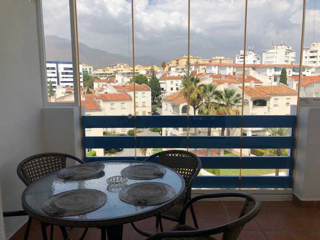 Apartamento de 1 dormitorio en alquiler en el puerto de Estepona - mibgroup.es