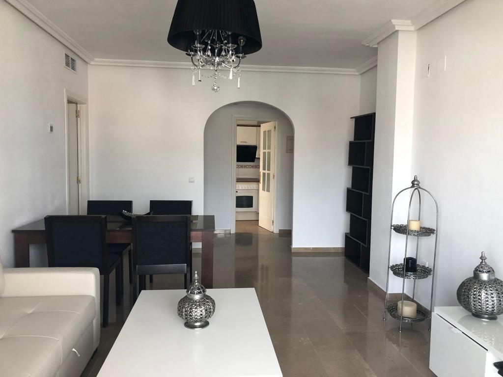 Apartamento de 1 dormitorio en alquiler en el puerto de Estepona - mibgroup.es