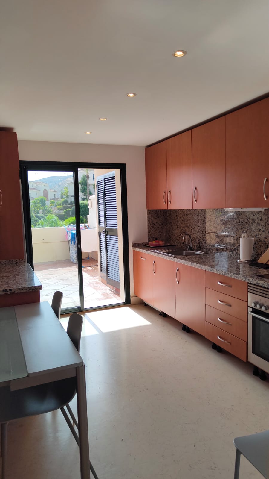 For rent 3 bedroom apartment with 4 bathrooms in the elite urbanization Capanes del Golf - mibgroup.es